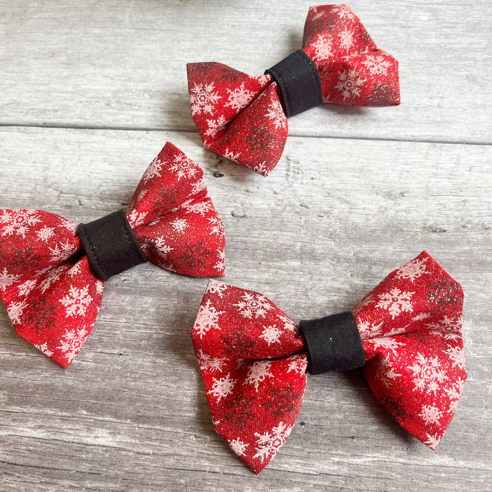
            
                Load image into Gallery viewer, Bow Tie | Christmas | Sparkle Snow
            
        