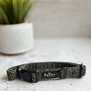 
            
                Load image into Gallery viewer, khaki leopard dog collar
            
        